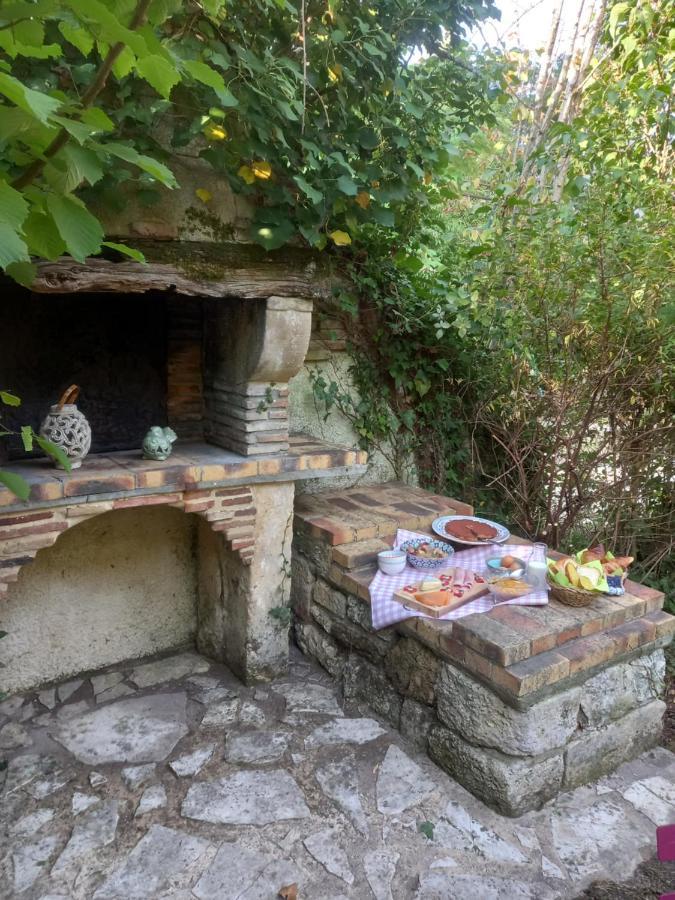 Le Jardin De Myrtille Acomodação com café da manhã Saint-Géraud-de-Corps Exterior foto